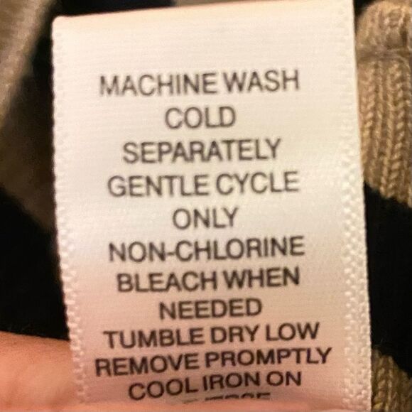 Love Trend New York Button Down Cardigan Women Size Petite Large Striped Pattern - Picture 7 of 7